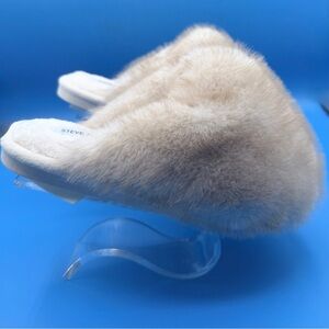 Steve Madden “Poof” natural Slippers